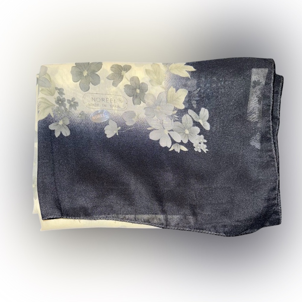 NWT Noreel Floral Scarf in Navy and Cream
